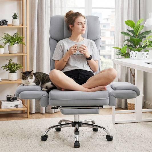 Chaise de bureau ergonomique en velours avec piètement large et accoudoirs relevables